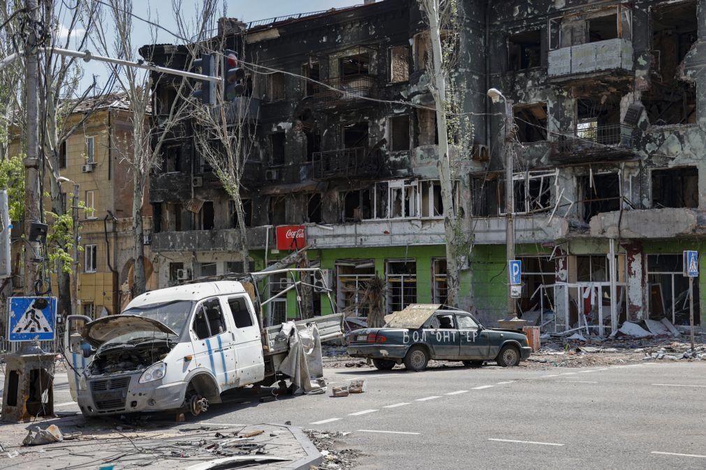 Ucrânia: Pelos menos dez mortos em ataques russos contra cidade sitiada de Severodonetsk