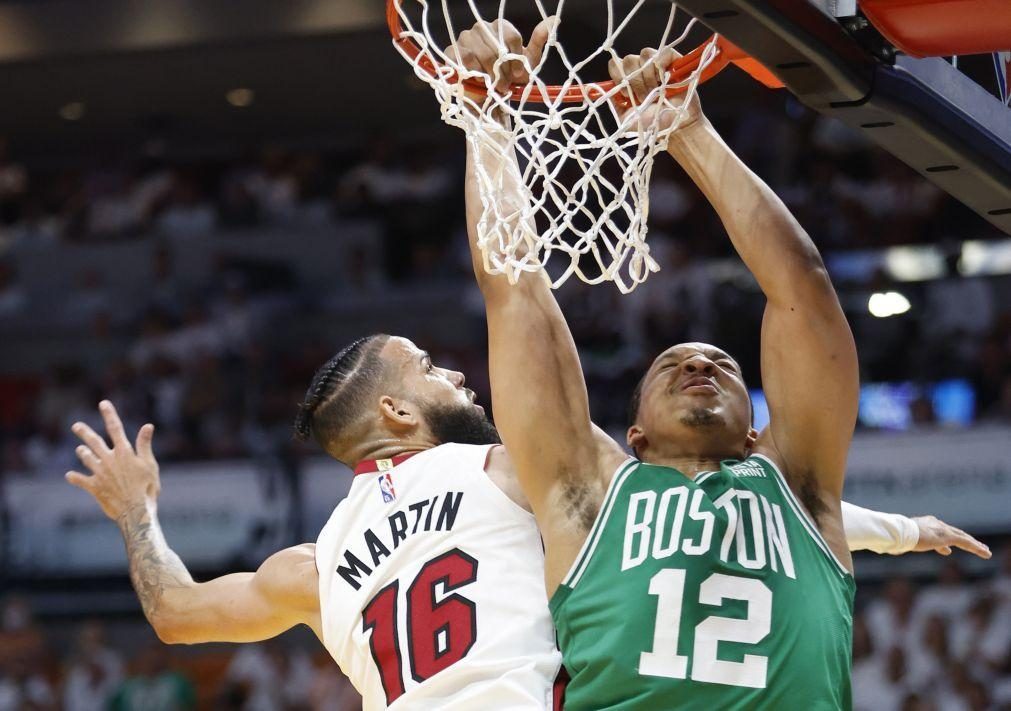 Boston Celtics vencem Miami Heat e igualam duelo na final do Este