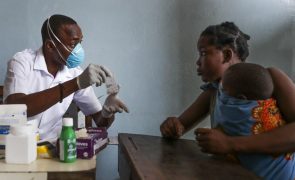 Médico angolano diz que malária disparou e que setor da saúde precisa de mais investimentos