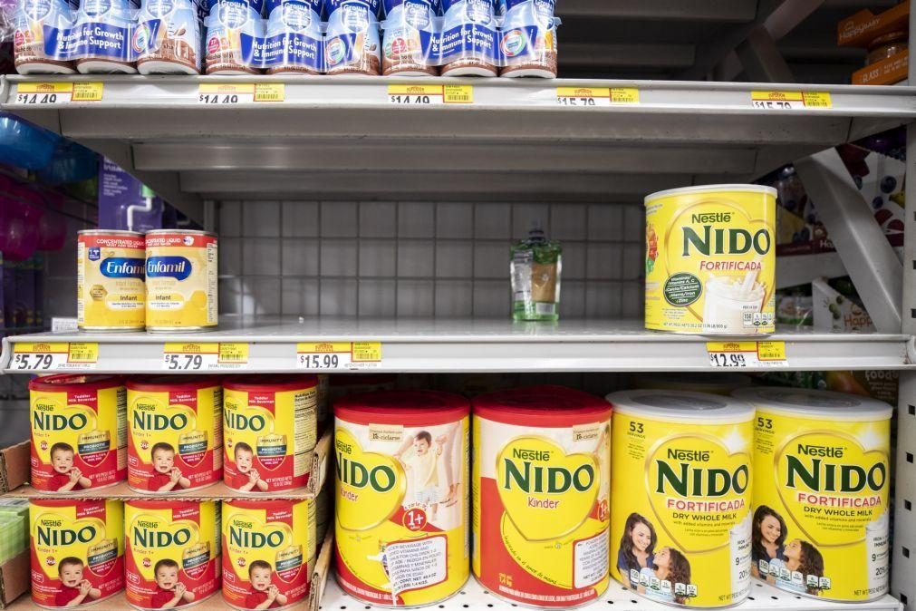 Nova Iorque declara estado de emergência para vigiar preço de leite em pó para bebés