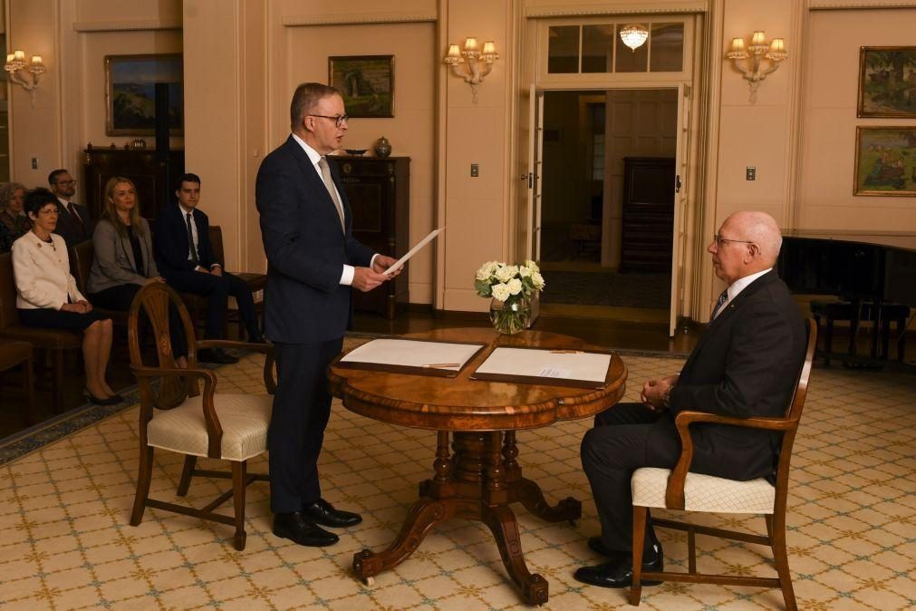 Trabalhista Anthony Albanese tomou posse como primeiro-ministro australiano