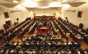 Parlamento moçambicano prepara revisão da lei cambial