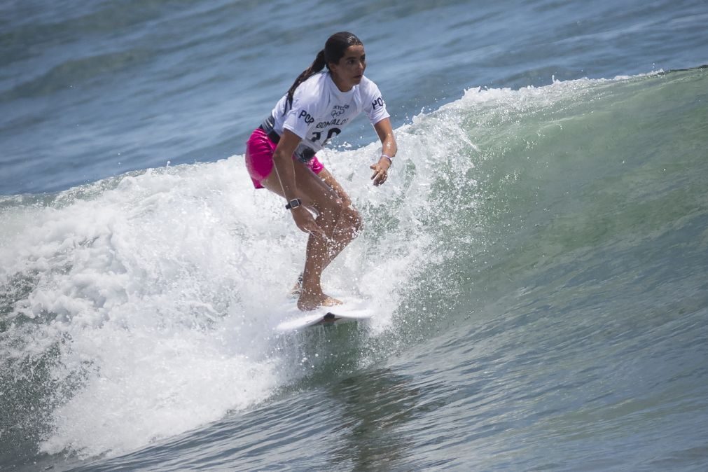Teresa Bonvalot avança para as 'meias' do GWM Sydney Surf Pro