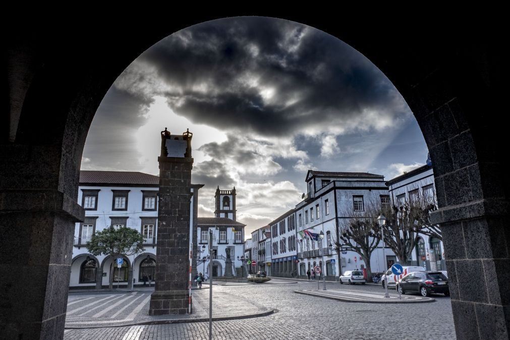 Autarca de Ponta Delgada lança reflexão para alterar data do feriado municipal