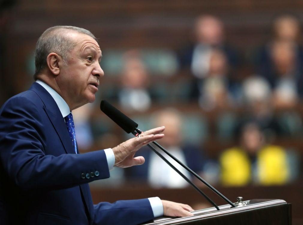 Erdogan rejeita falar mais com primeiro-ministro grego e cancela reunião