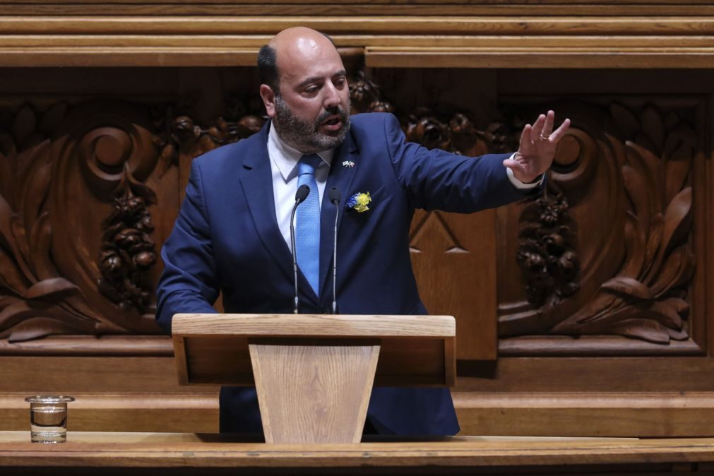 Chega acusa deputados do PS de hipocrisia e gera tensão no Parlamento