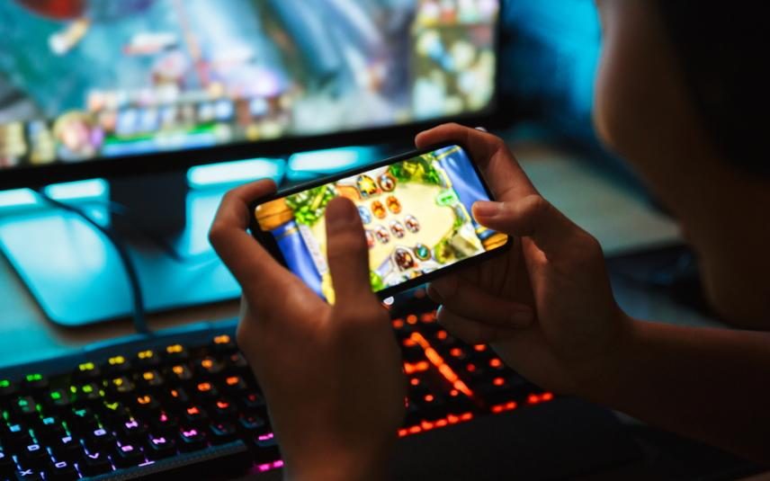 Mais de 40% dos portugueses vão jogar mais jogos para telemóvel este verão