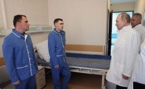 Ucrânia: Putin visita pela primeira vez soldados russos feridos