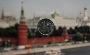 Banco Central da Rússia baixa taxa de juro em 3 pontos percentuais para 11%
