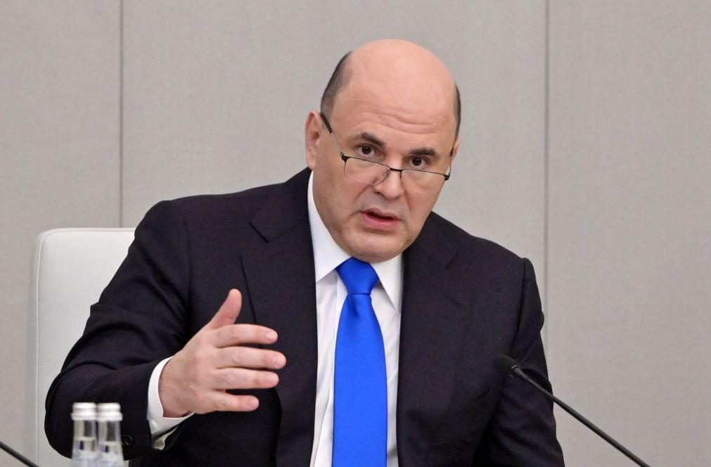 Itália revoga por