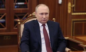 Putin diz que é impossível o Ocidente isolar a Rússia