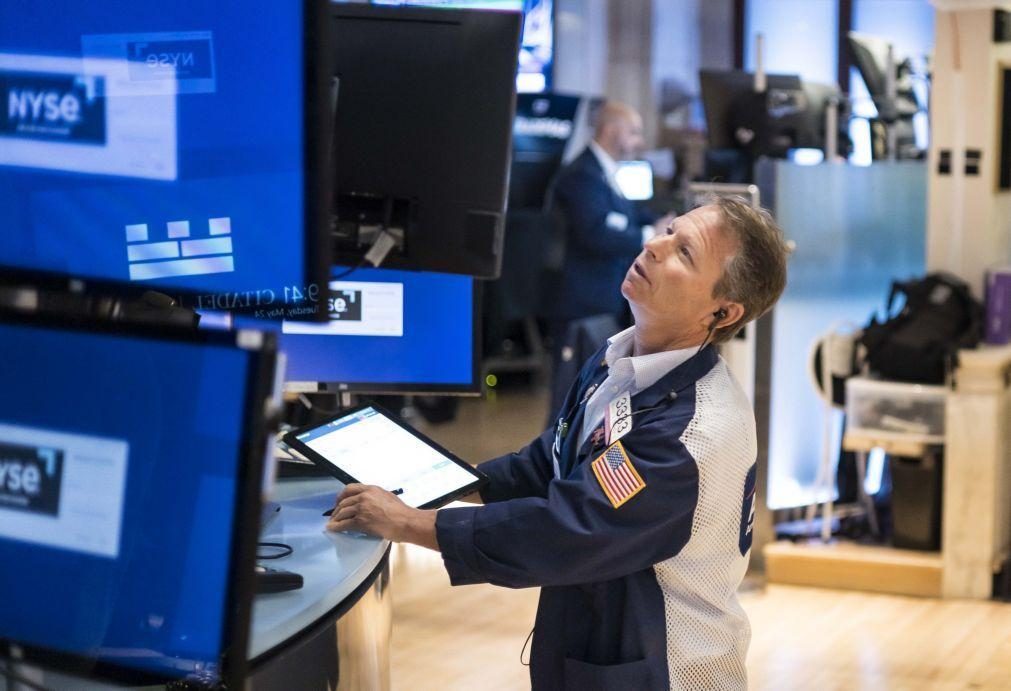 Wall Street inicia sessão em alta após divulgação de atas da Fed