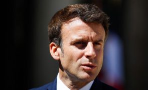 Emmanuel Macron tenta renovar maioria contra união das esquerdas