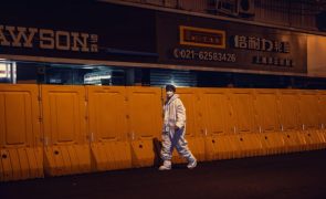 Covid-19: Xangai vai aliviar medidas rigorosas de confinamento na quarta-feira