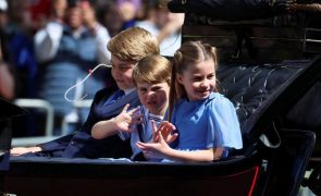 Jubileu de Platina de Isabel II. Filhos de William e Kate estrelas no desfile militar [fotos]