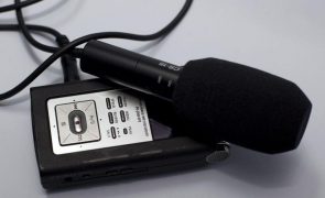 ONG leva formação a jornalistas de 80 rádios comunitárias em Moçambique