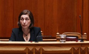 Ministra Ana Catarina Mendes critica 