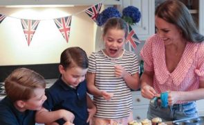 Kate Middleton mostra vídeo especial dos filhos George, Charlotte e Louis a fazerem bolos