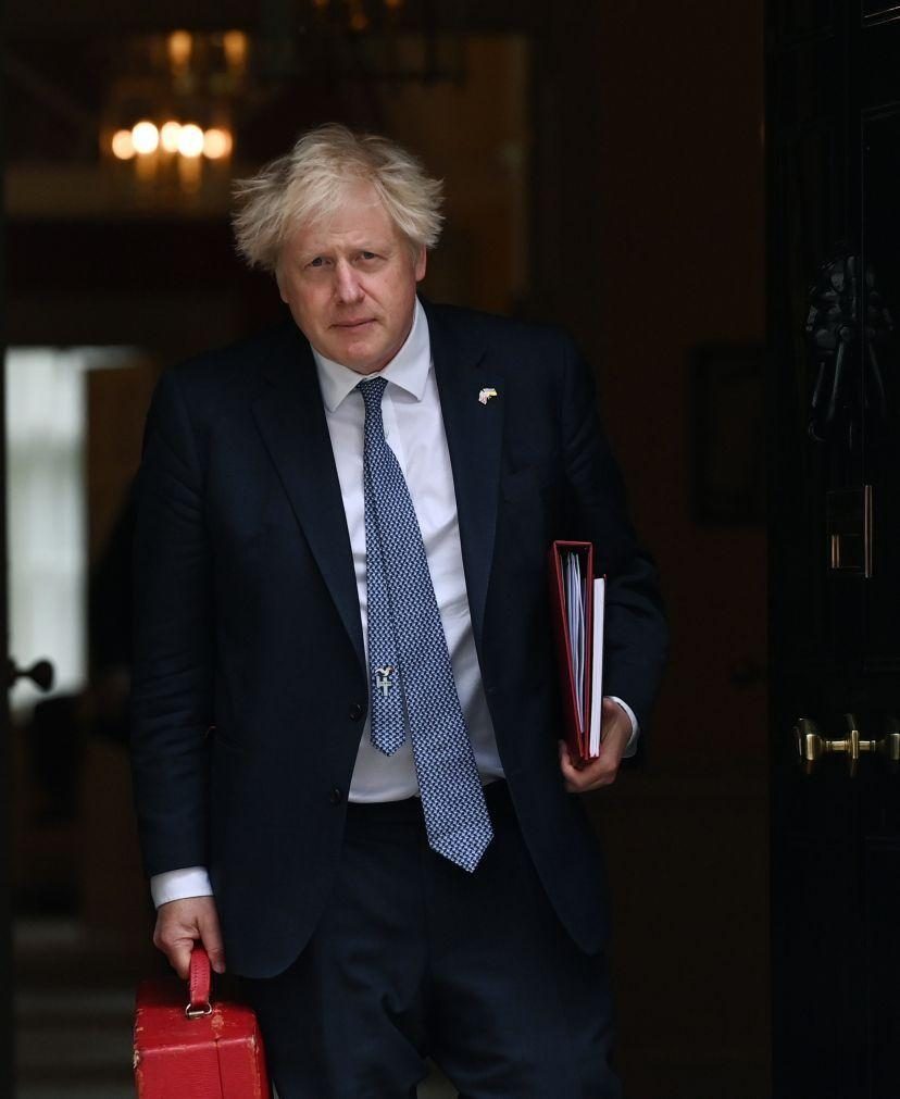 Boris Johnson enfrenta hoje moção de desconfiança