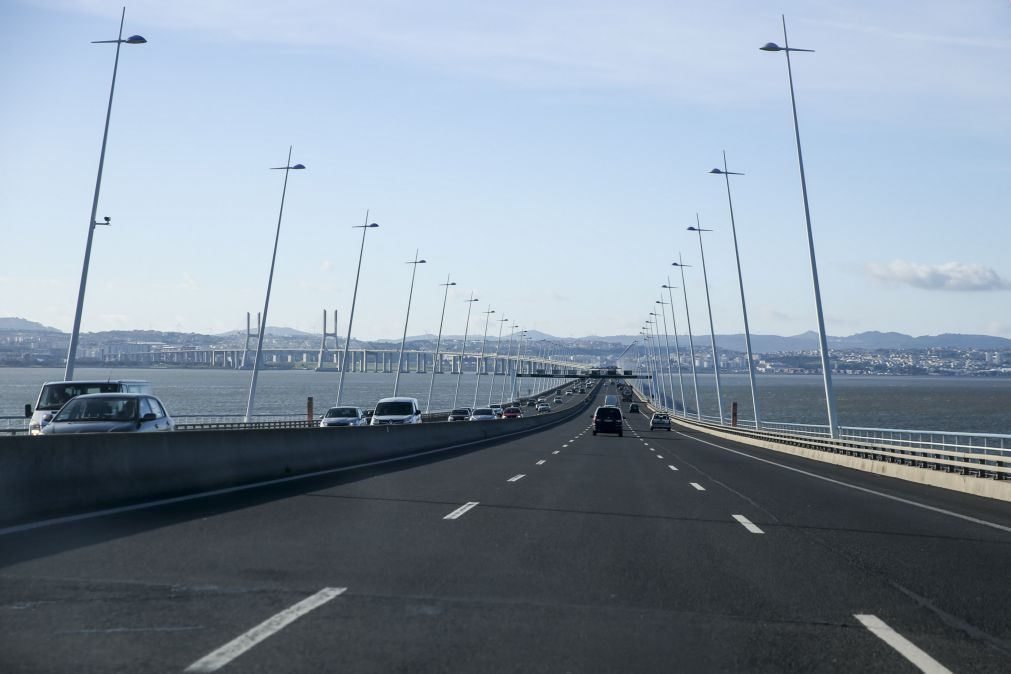 Ponte Vasco da Gama fechada durante esta madrugada