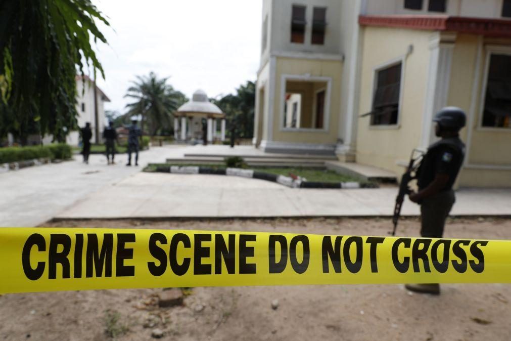 Novo balanço aponta 22 mortos no ataque de domingo a uma igreja católica na Nigéria