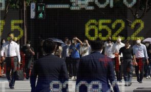 Bolsa de Tóquio fecha a ganhar 1,04%