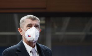 Antigo PM checo vai ser jugado por fraude com fundos comunitários