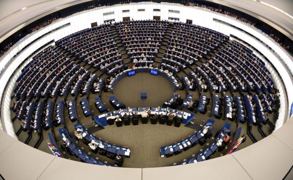 Parlamento Europeu aprova fim dos carros a gasolina e a diesel a partir de 2035