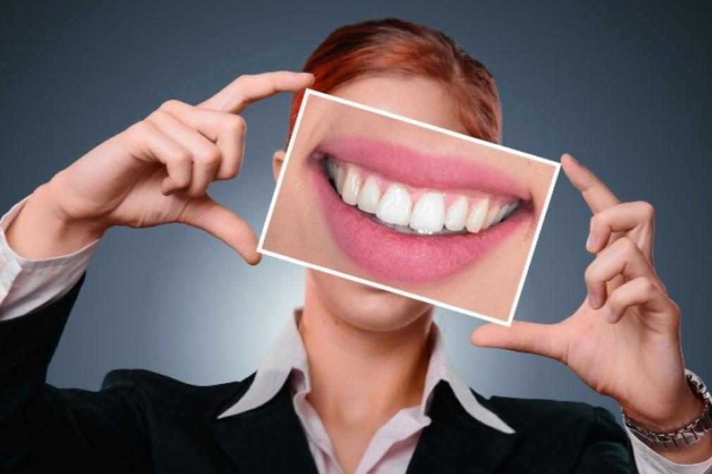Dentista explica como saúde oral pode interferir nas relações