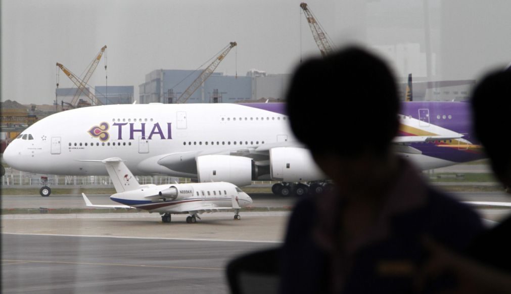Pelo menos 140 voos cancelados em Hong Kong à passagem do Pakhar