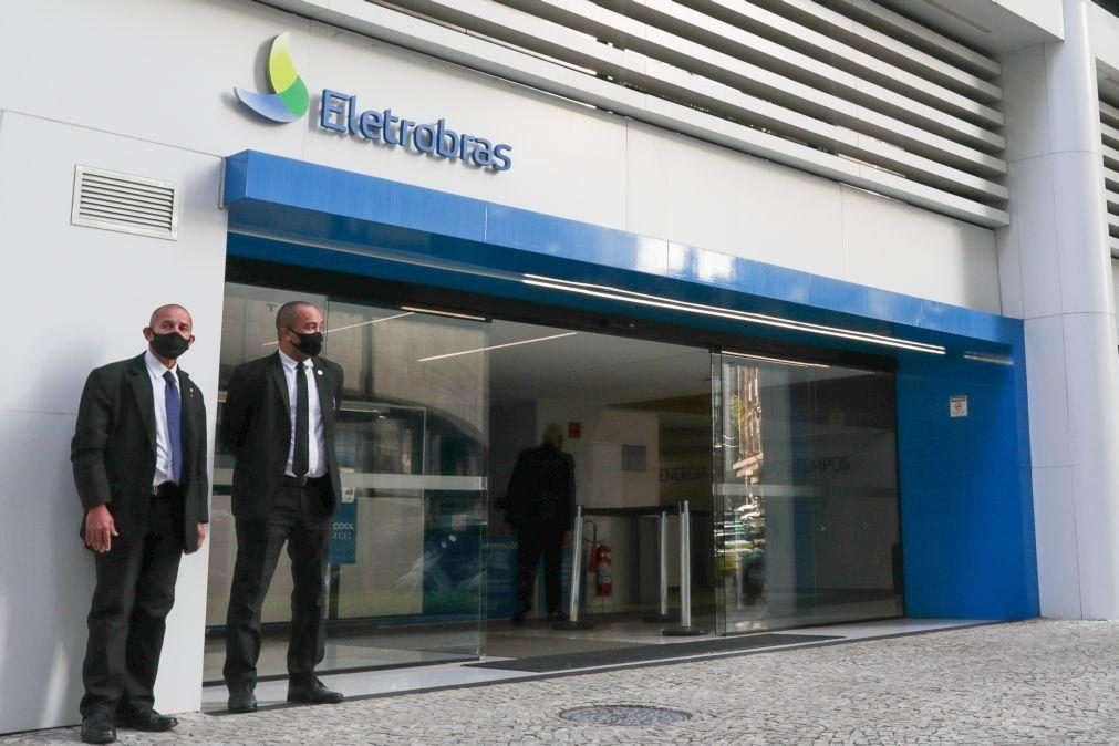 Brasil arrecada 6.5 mil milhões de euros com venda de ações da Eletrobras