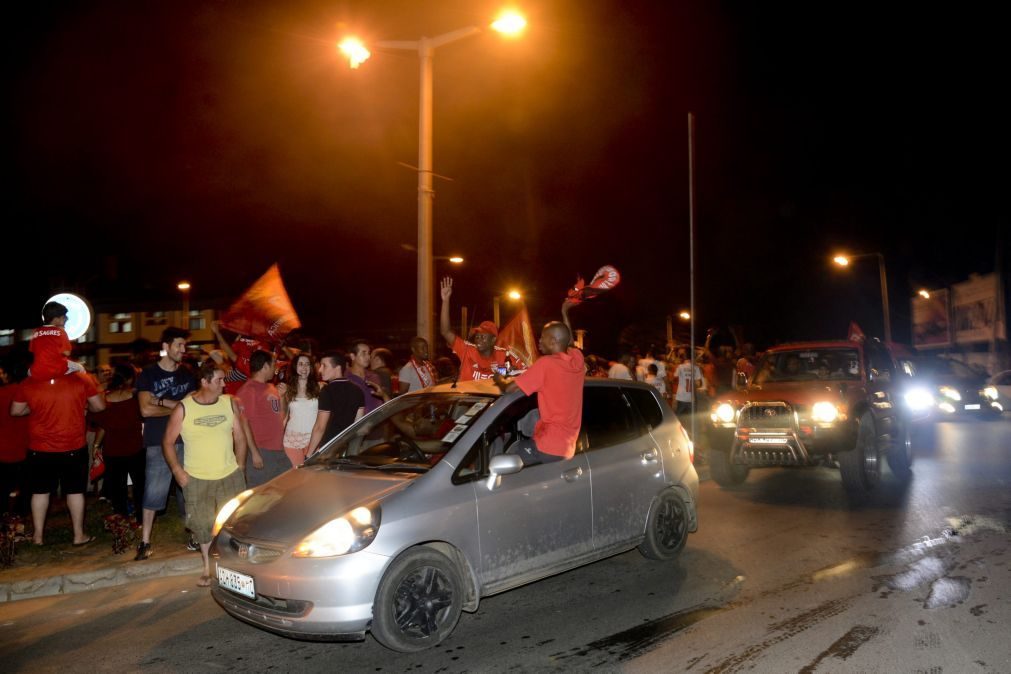 Advogados moçambicanos acusam polícia de ilegalidade por multar carros de vidros escuros