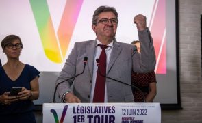 França/Eleições: Mélenchon reclama vitória e diz que partido presidencial foi 