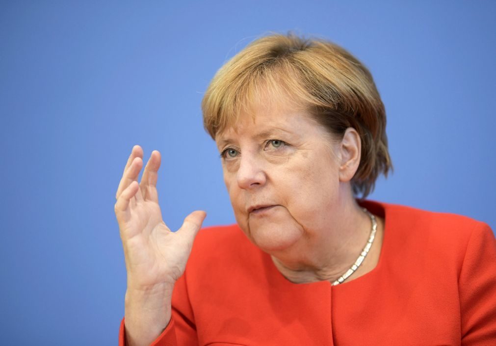 Merkel exige que Turquia liberte cidadãos alemães detidos