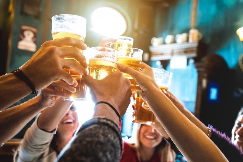 Beber 6 cervejas por semana faz bem à saúde