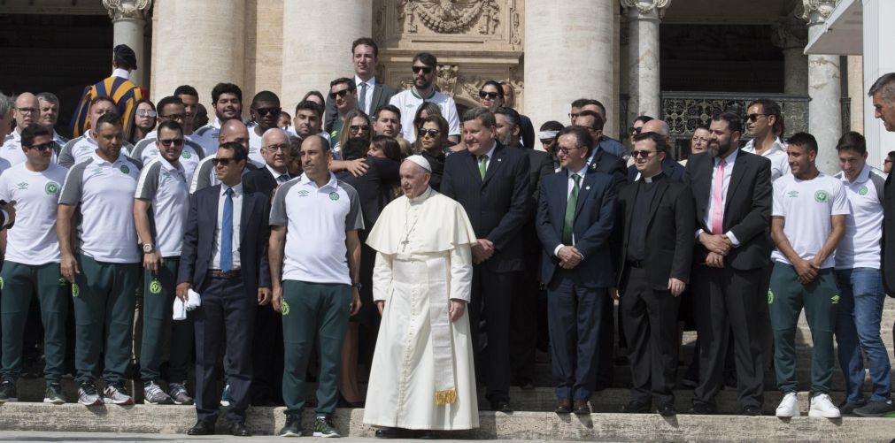 Nova Chapecoense recebe a bênção do Papa Francisco