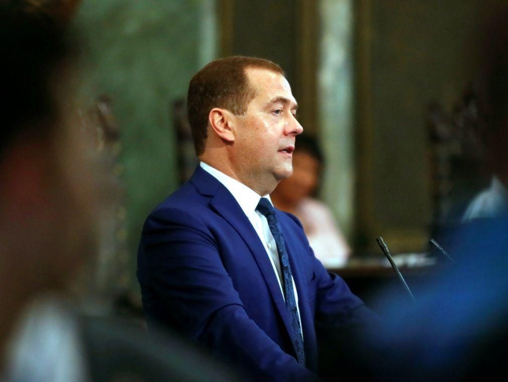 Ucrânia pode deixar de existir em dois anos, diz Dmitri Medvedev