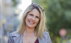Paula Marcelo, viúva de Camilo de Oliveira, muda de vida e agora trabalha num hospital