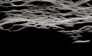 China encontra vestígios de água na superfície da Lua