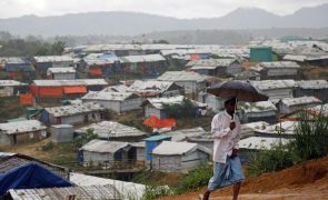 Milhares de refugiados rohingyas lançam 