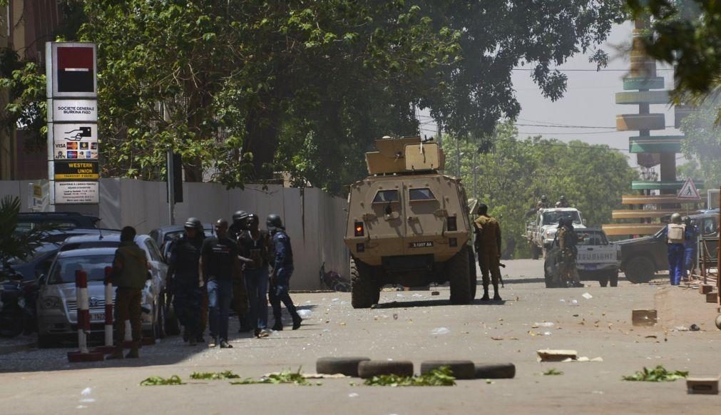 Burkina Faso: Mais de 21.000 deslocados após ataque com 86 mortos