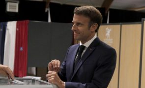 Coligação que apoia Macron longe da maioria absoluta cai para 245 deputados