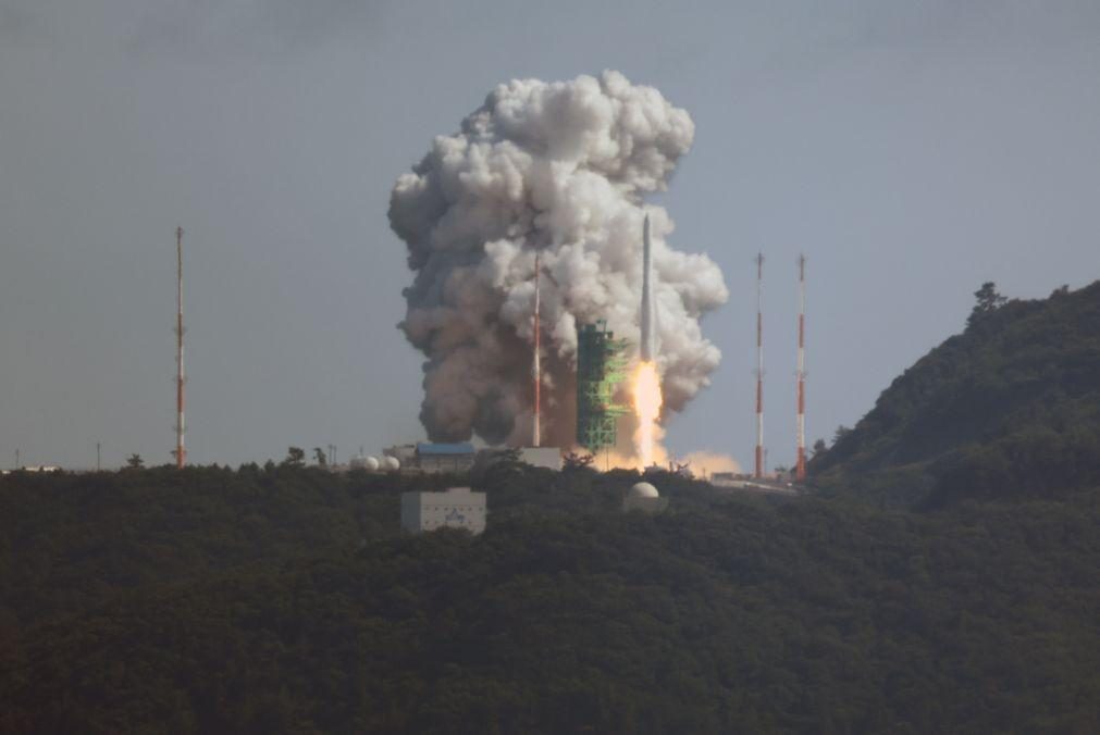 Coreia do Sul lançou o seu primeiro foguetão espacial