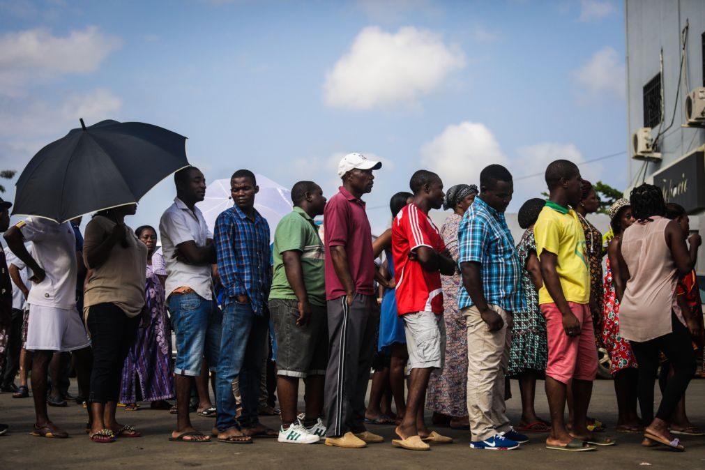 Metade dos eleitores angolanos têm menos de 35 anos e um terço da diáspora está em Portugal