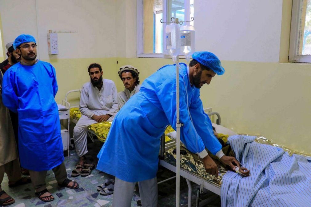 Pelo menos mil mortos e 1.500 feridos em sismo no Afeganistão - novo balanço