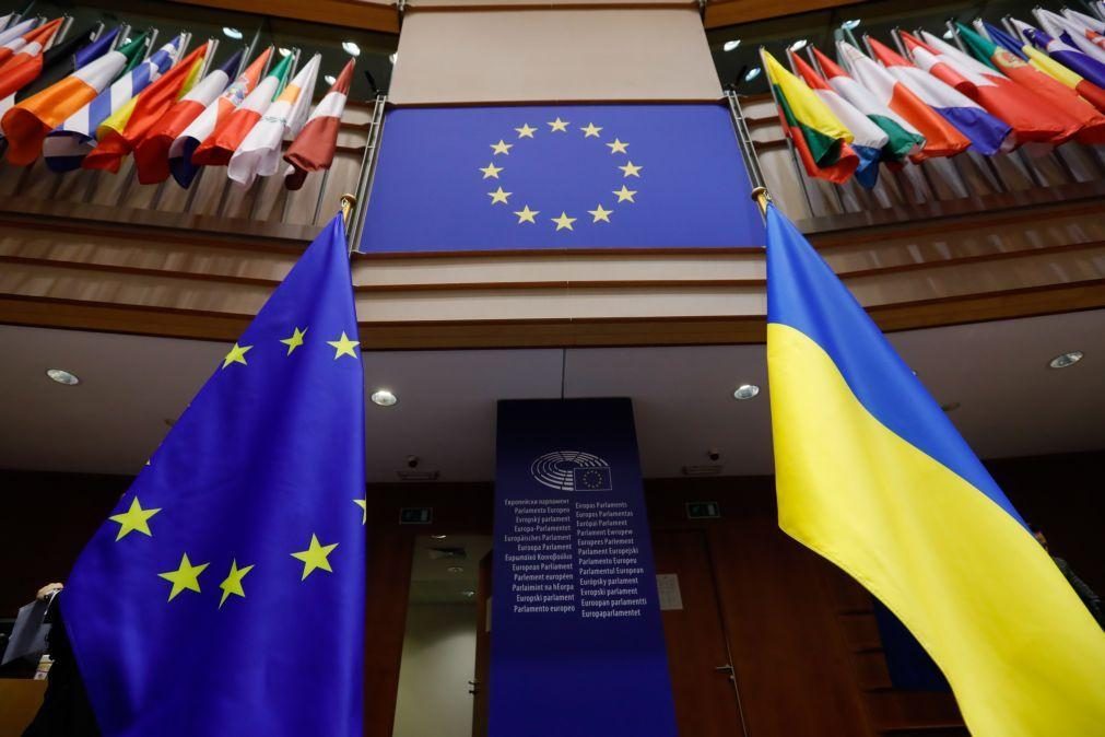 Líderes dos 27 países da UE decidem hoje estatuto de candidato para Ucrânia