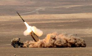 Kiev anuncia chegada de lança-foguetes norte-americanos Himars