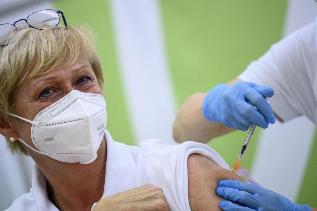 Áustria vai acabar com vacinação obrigatória contra a covid-19