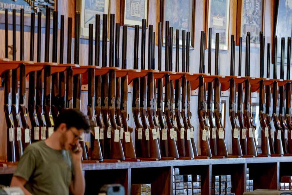Senado dos EUA aprova projeto para restringir acesso a armas de fogo