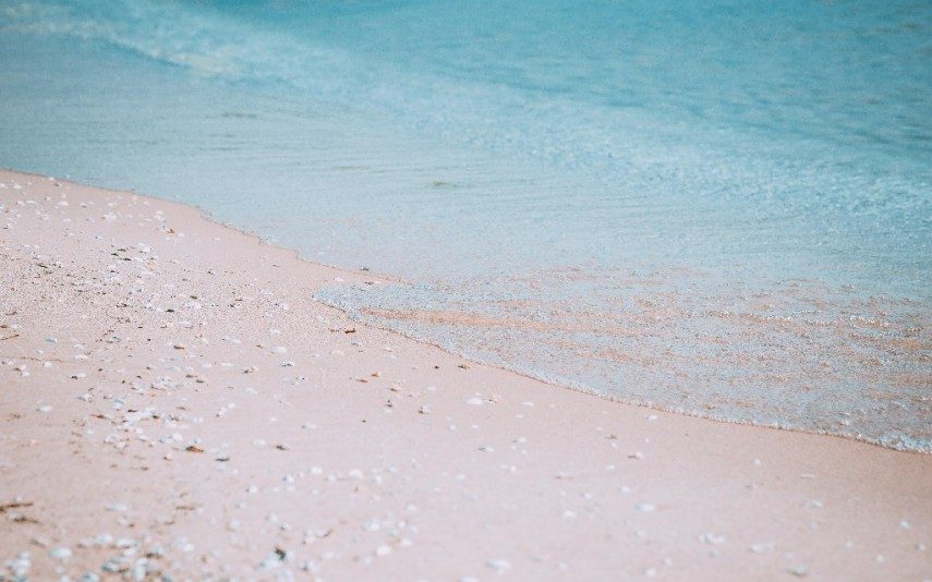 Já está a sonhar com verão? Descubra a praia portuguesa que está entre as melhores do mundo